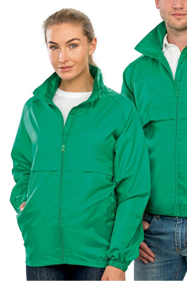Produktansicht: Result leichte Windjacke aus 25% Recycling Material Produktansicht: Result leichte Windjacke aus 25% Recycling Material