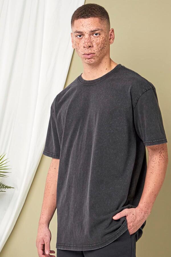 Produktansicht: BYB weites Herren T-Shirt aus dickem Stoff