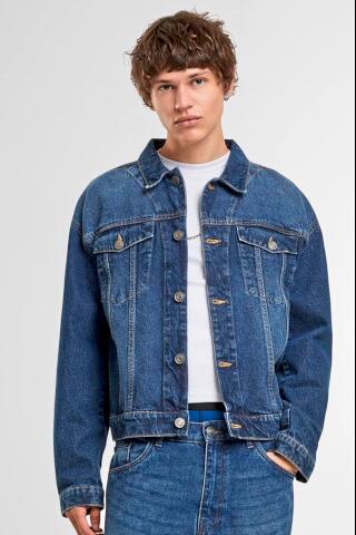 Produktansicht: BYB klassische Jeansjacke mit Knopfleiste