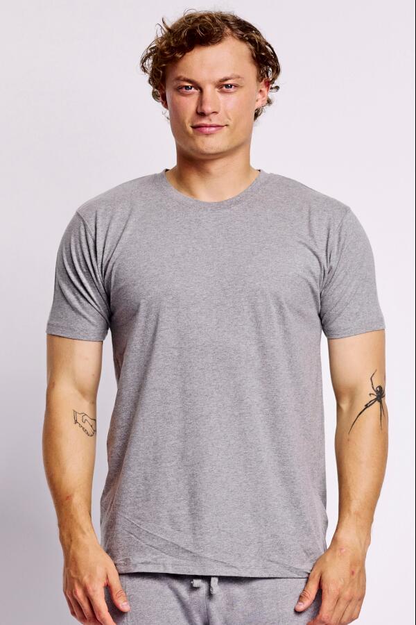 Produktansicht: Neutral Herren Basic T-Shirt aus Bio-Baumwolle bis Größe 3XL Produktansicht: Neutral Herren Basic T-Shirt aus Bio-Baumwolle bis Größe 3XL