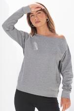 Produktfoto . Skinnifit Slounge Damen Sweatshirt mit weitem Ausschnitt Produktfoto Skinnifit Slounge Damen Sweatshirt mit weitem Ausschnitt