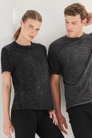 Produktansicht: Skinnifit Unisex T-Shirt im verwaschener Optik Produktansicht: Skinnifit Unisex T-Shirt im verwaschener Optik