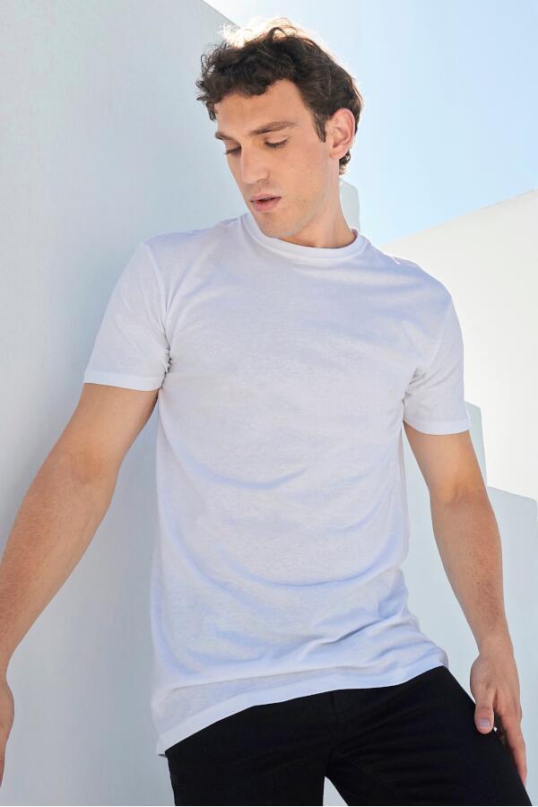 Produktansicht: Skinnifit lang geschnittes Herren T-Shirt Produktansicht: Skinnifit lang geschnittes Herren T-Shirt