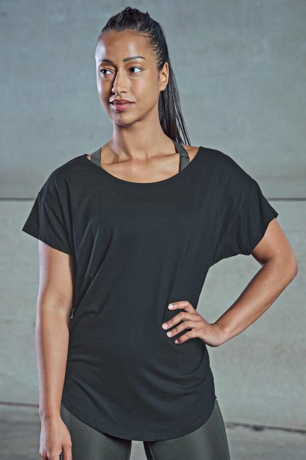 Produktansicht: Tombo lockeres Damen Sport T-Shirt mit weitem Ausschnitt Produktansicht: Tombo lockeres Damen Sport T-Shirt mit weitem Ausschnitt